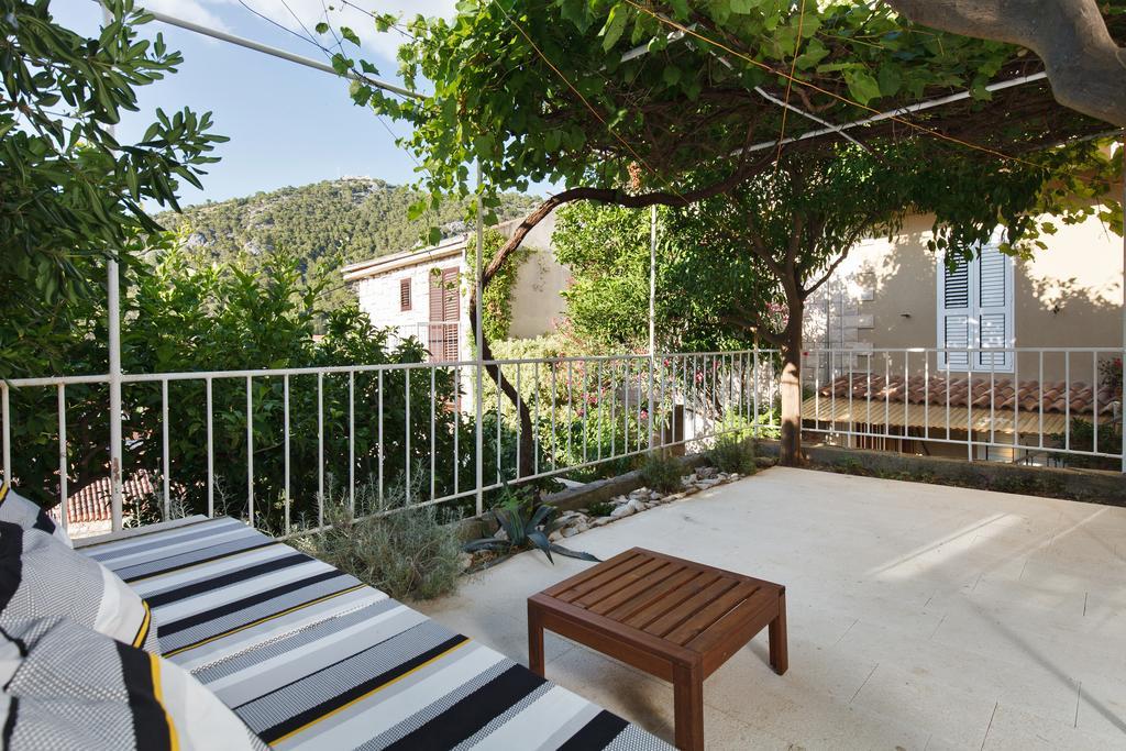 Apartment Dubica Hvar Town Exteriör bild